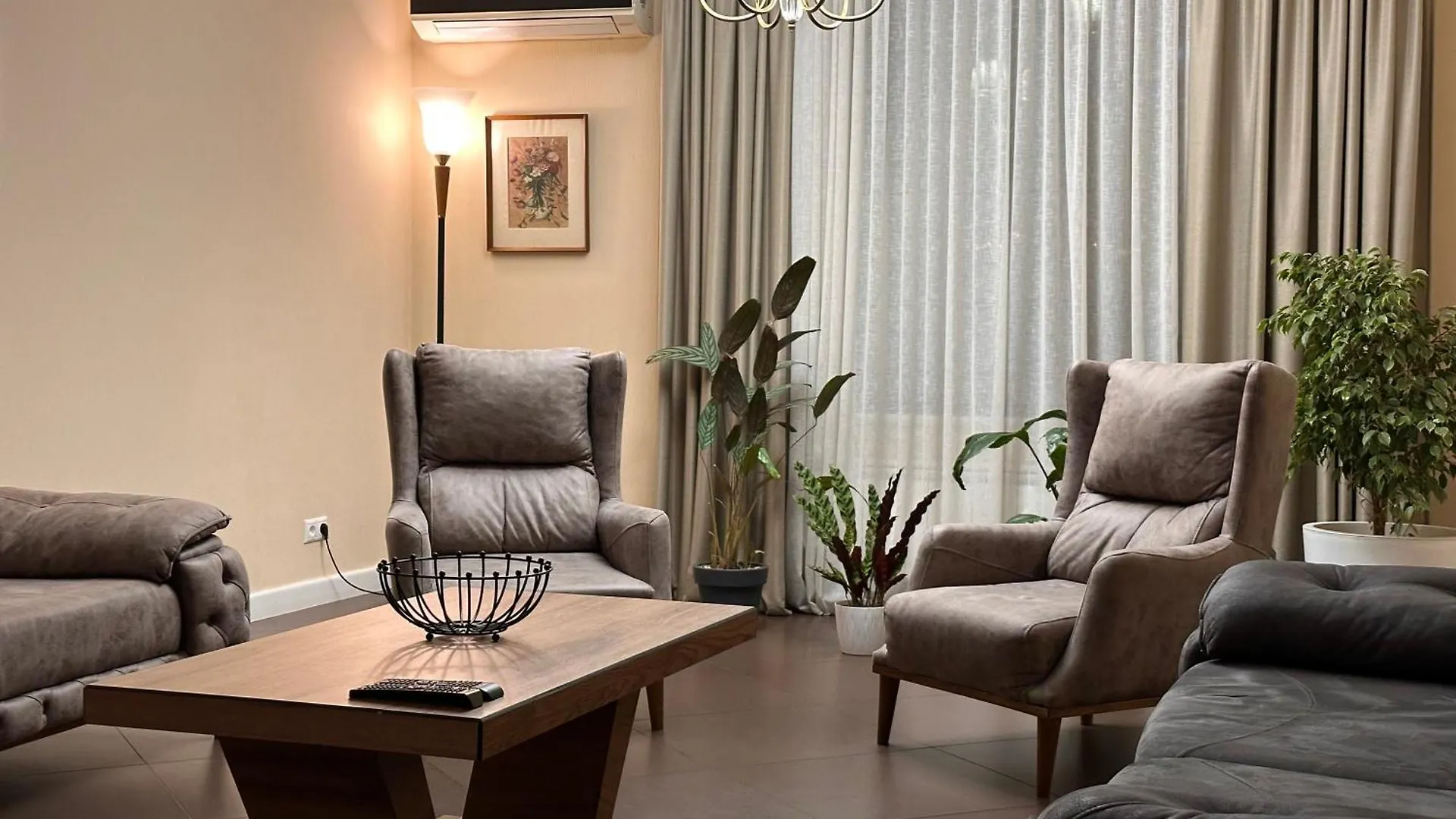 Apartment In Downtown 